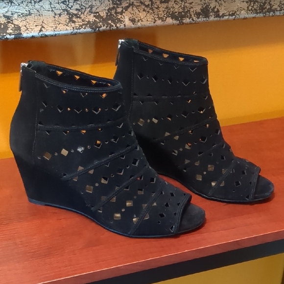 Michael Kors Black Wedge Peep-Toe Shoes - Picture 1 of 6